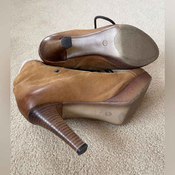 Sherpa Lines Leather Booties - Picture 8 of 11